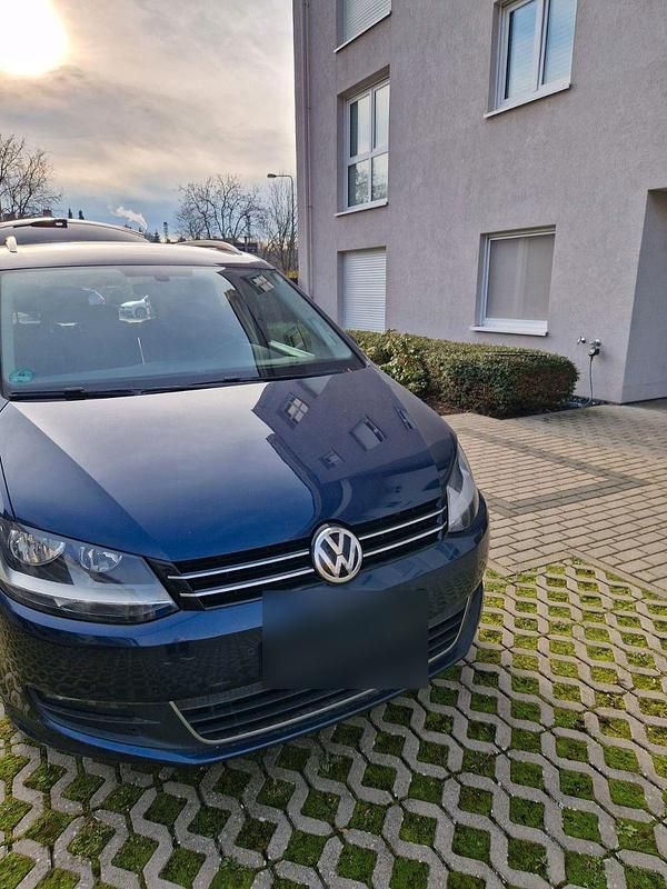 Second-hand VW Sharan 184 CP (135 kW) 2017 Albastru Monovolum