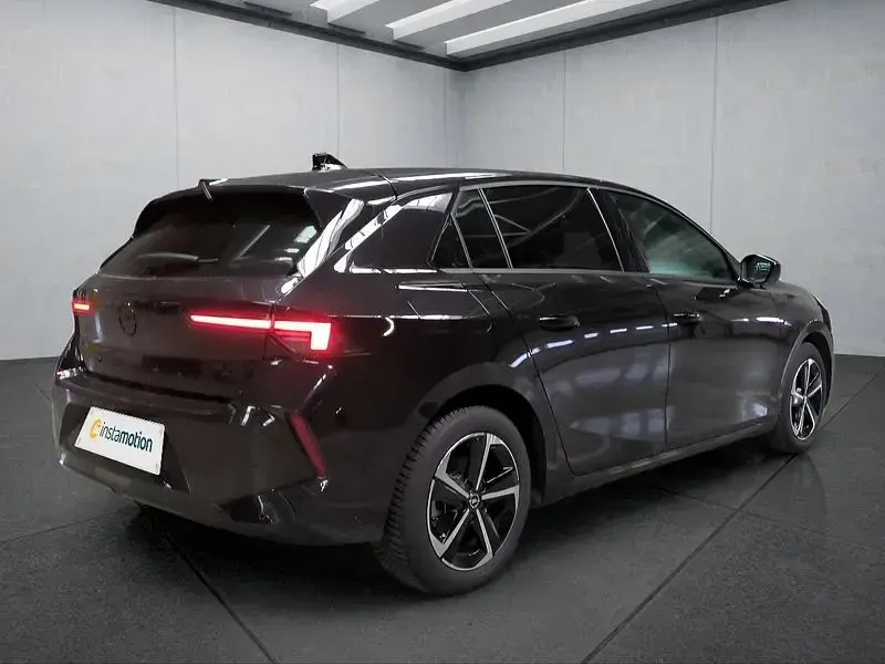 Gebraucht Opel Astra 131 PS (96 kW) 2025 Schwarz Kleinwagen