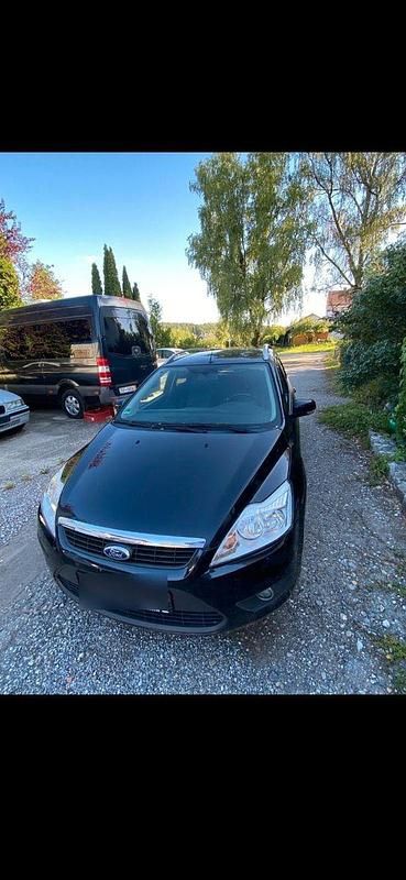 Schwarz Gebraucht 2009 Ford Focus Kombi | 2.000 € (Superpreis) - Bild 1/4