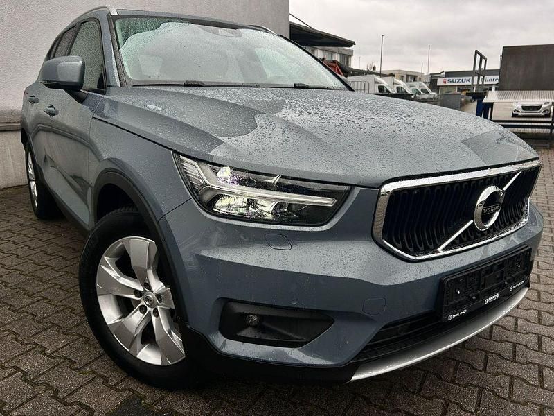 Gebraucht Volvo XC40 Momentum 150 PS (110 kW) 2019 Thunder grey / metallic SUV