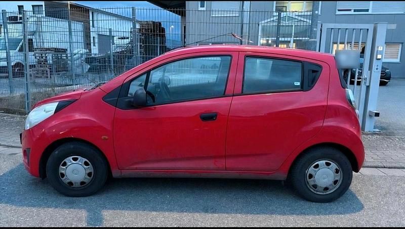 Gebraucht Chevrolet Spark 68 PS (50 kW) 2011 Rot Kleinwagen