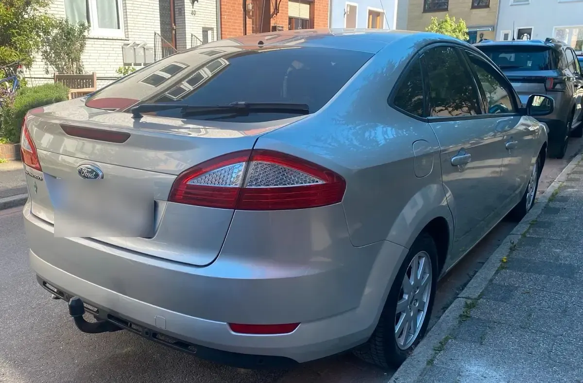 Gebraucht Ford Mondeo 125 PS (91 kW) 2008 Silber Limousine