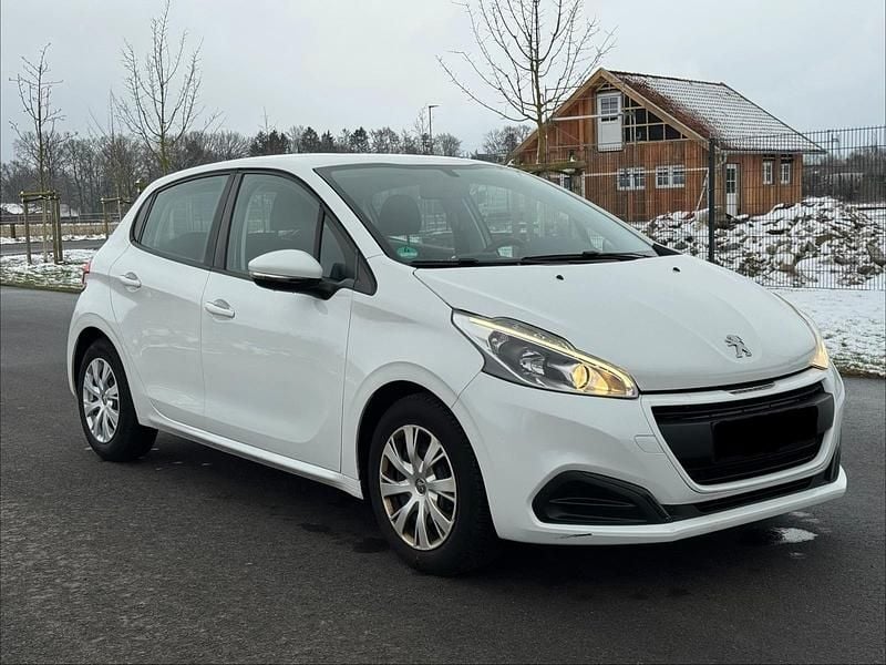 Gebraucht Peugeot 208 Access 68 PS (50 kW) 2016 Weiß Kleinwagen
