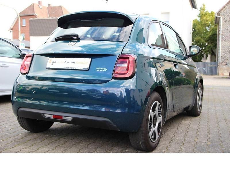 Gebraucht Fiat 500e Action 69 kW (95 PS) 2023 Grün Limousine