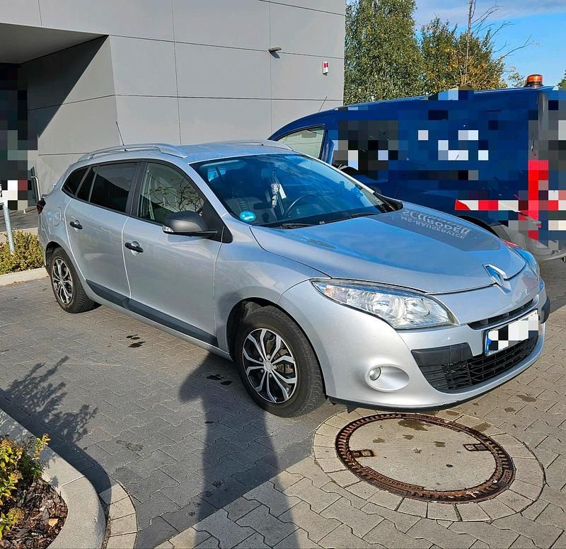 Gebraucht Renault Mégane GrandTour 110 PS (80 kW) 2011 Grau Kombi