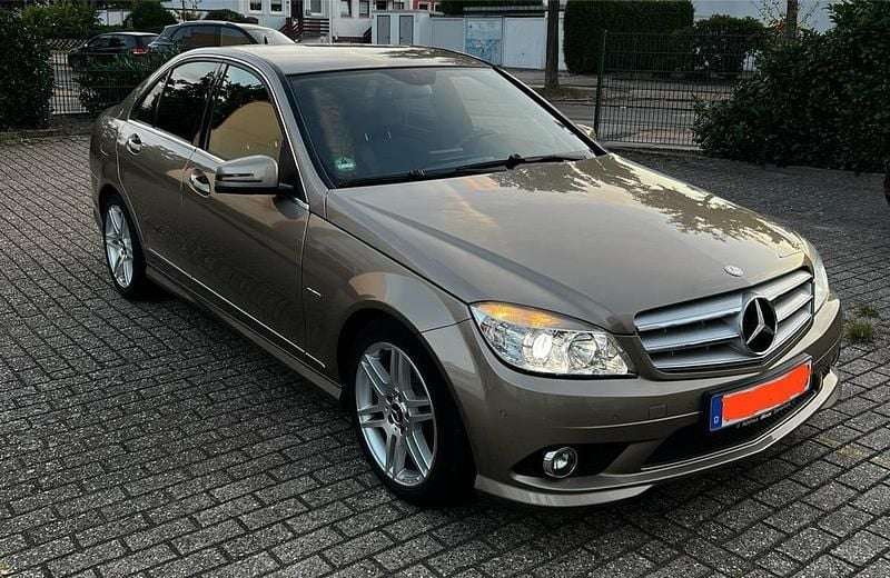 Gold Gebraucht 2011 Mercedes C250 AMG Limousine | 9.500 € (Guter Preis) - Bild 1/4