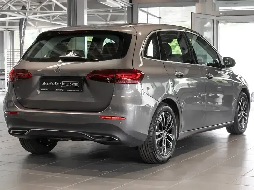 Gebraucht Mercedes B200 Progressive 150 PS (110 kW) 2025 Grau Kleinwagen