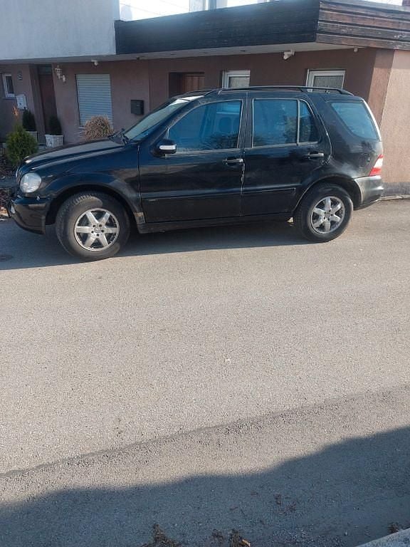 Gebraucht Mercedes ML270 163 PS (119 kW) 2003 Schwarz SUV