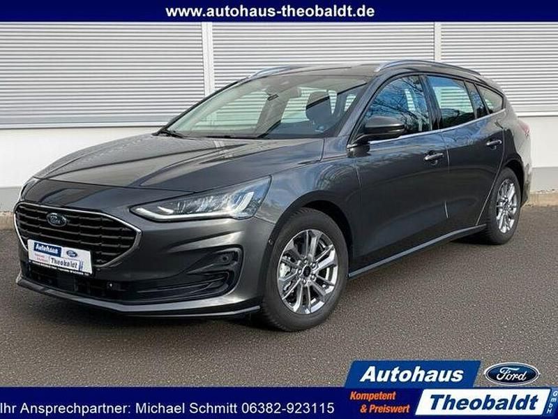 Gebraucht Ford Focus Titanium 155 PS (114 kW) 2025 Grau Limousine
