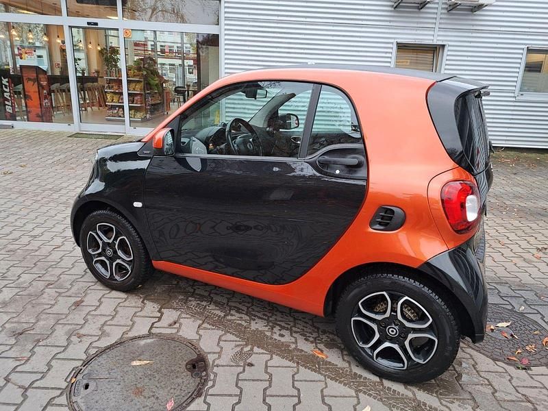 Schwarz Gebraucht 2017 Smart ForTwo Coupé Passion Coupé | 5.600 € (Fairer Preis) - Bild 1/4