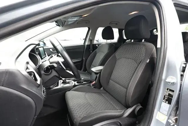 Gebraucht Kia Ceed Sportswagon Vision 140 PS (102 kW) 2019 Lunar silber metallic lunar silber metallic Kombi