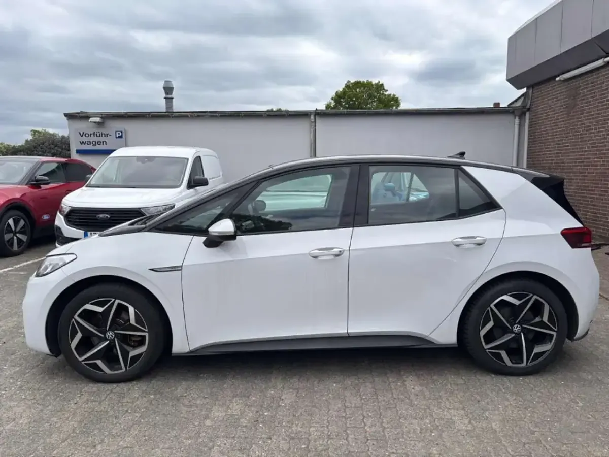Gebraucht VW ID.3 Pro 106 kW (145 PS) 2022 Gletscherweiß metallic Kleinwagen