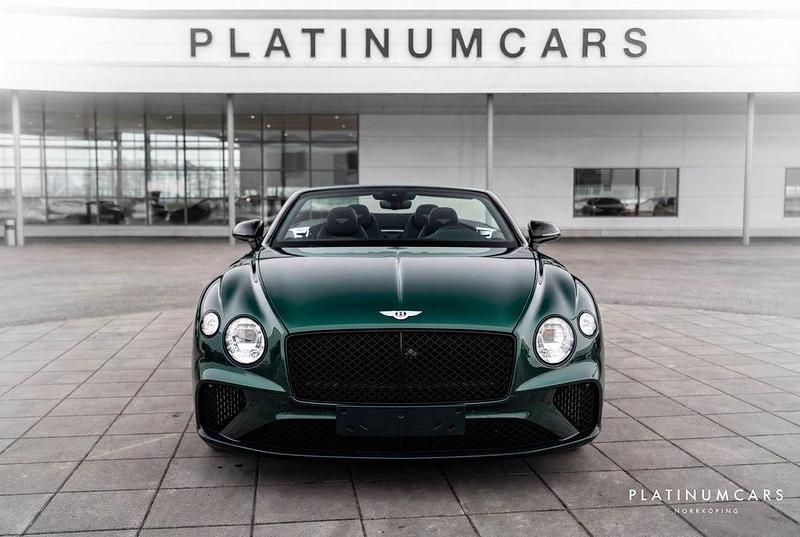 Gebraucht Bentley Continental 549 PS (403 kW) 2024 Grün Cabrio