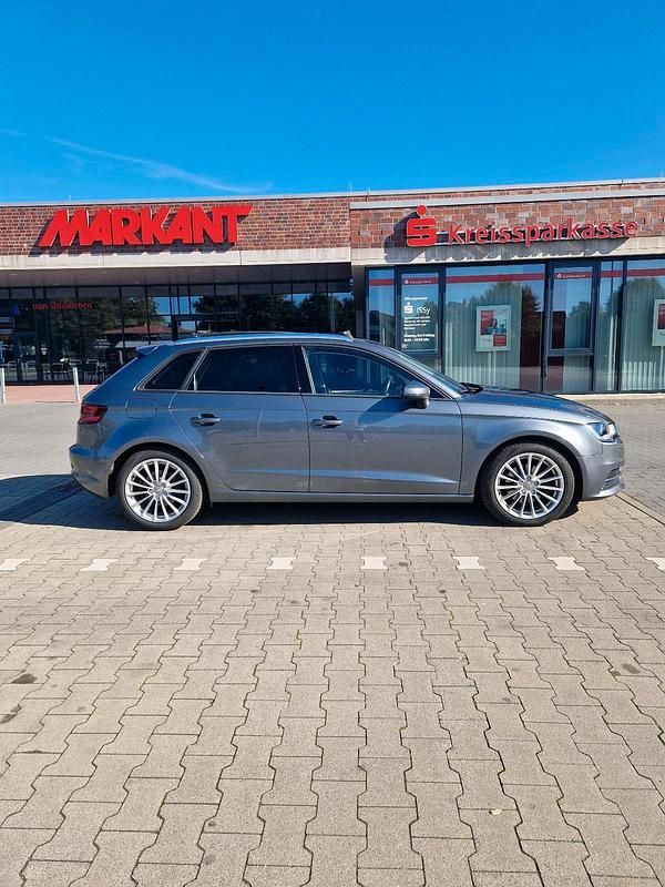 Gebraucht Audi A3 Ambition 150 PS (110 kW) 2015 Grau Limousine