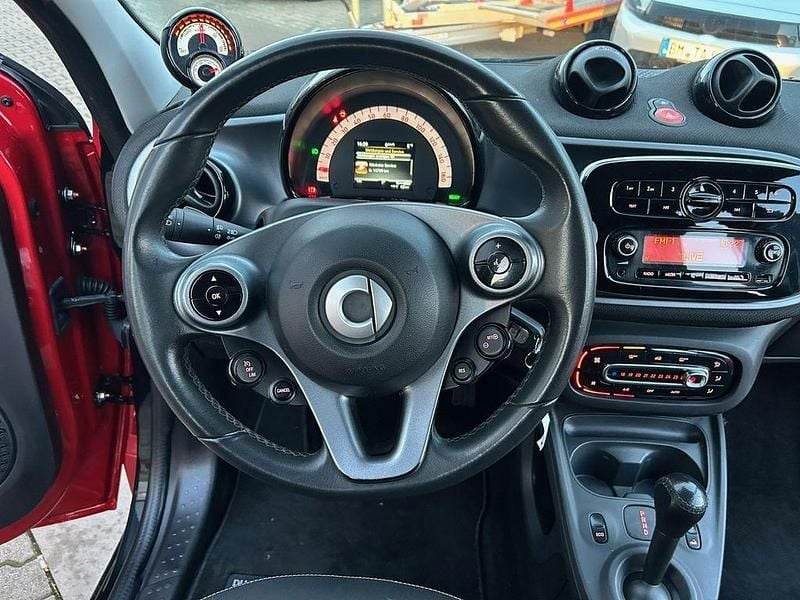Gebraucht Smart ForFour Electric Drive 60 kW (82 PS) 2019 Rot Limousine