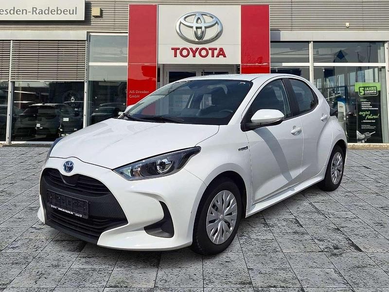 Super white 2 Gebraucht 2021 Toyota Yaris Hybrid Business Edition Kleinwagen | 15.490 € (Guter Preis) - Bild 1/3