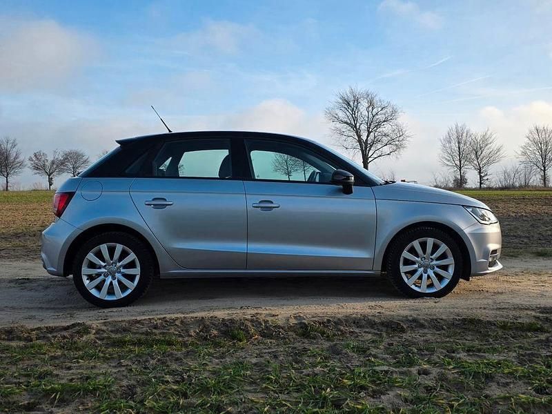 Silber Gebraucht 2017 Audi A1 Sportback Sport Kleinwagen | 11.999 € (Guter Preis) - Bild 1/4