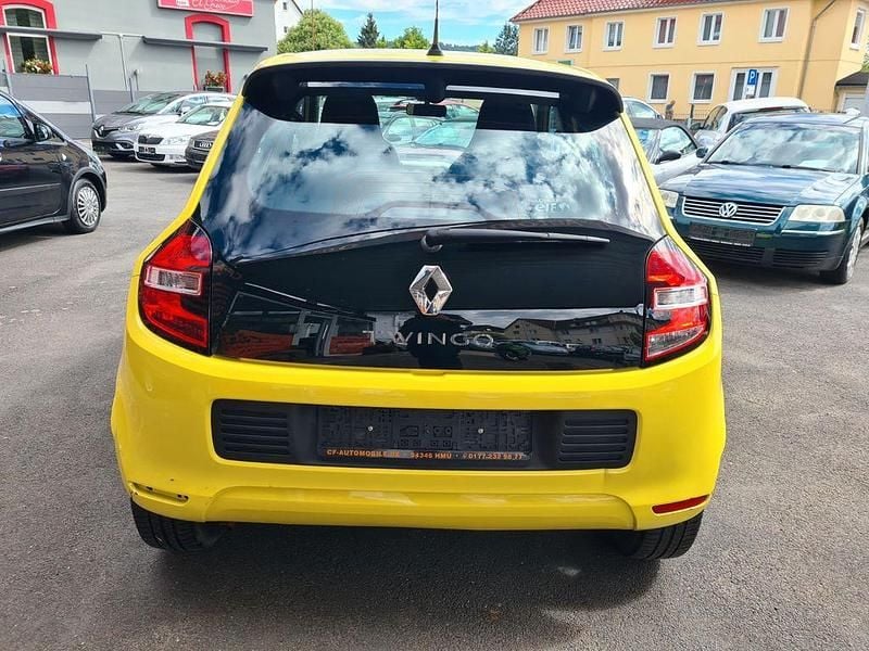 Gebraucht Renault Twingo Life 69 PS (50 kW) 2016 Gelb Kleinwagen