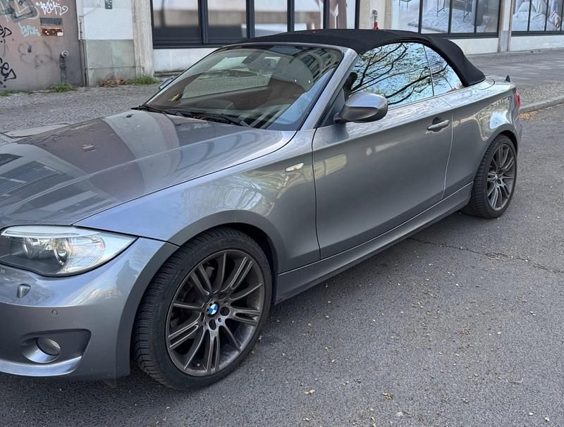 Grau Gebraucht 2012 BMW 120 Cabriolet M Sport Cabrio | 8.300 € (Guter Preis) - Bild 1/4