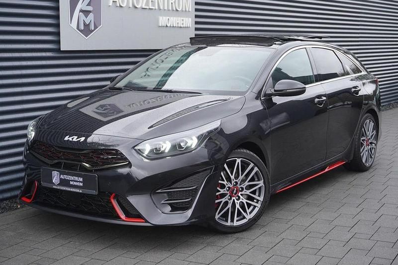 Gebraucht Kia ProCeed GT GT 204 PS (150 kW) 2022 Experience green metallic Kleinwagen