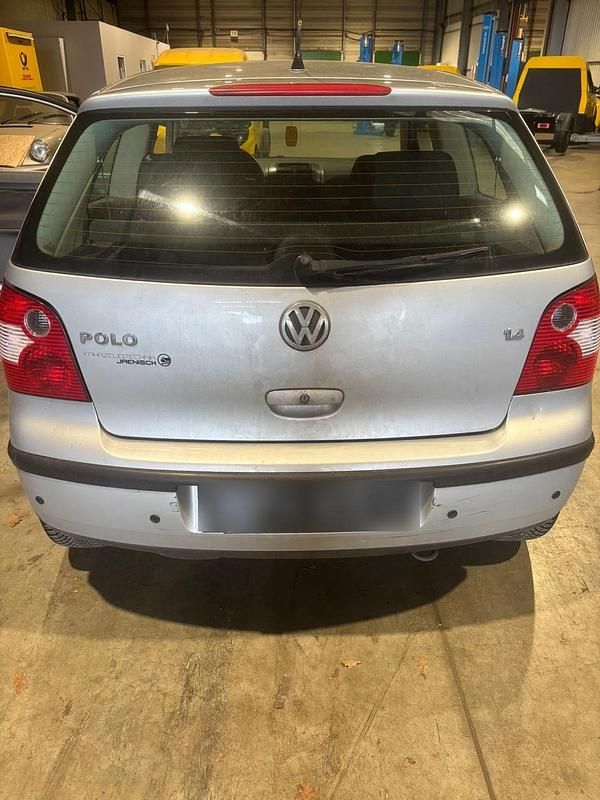 Gebraucht VW Polo 80 PS (58 kW) 2005 Silber Kleinwagen