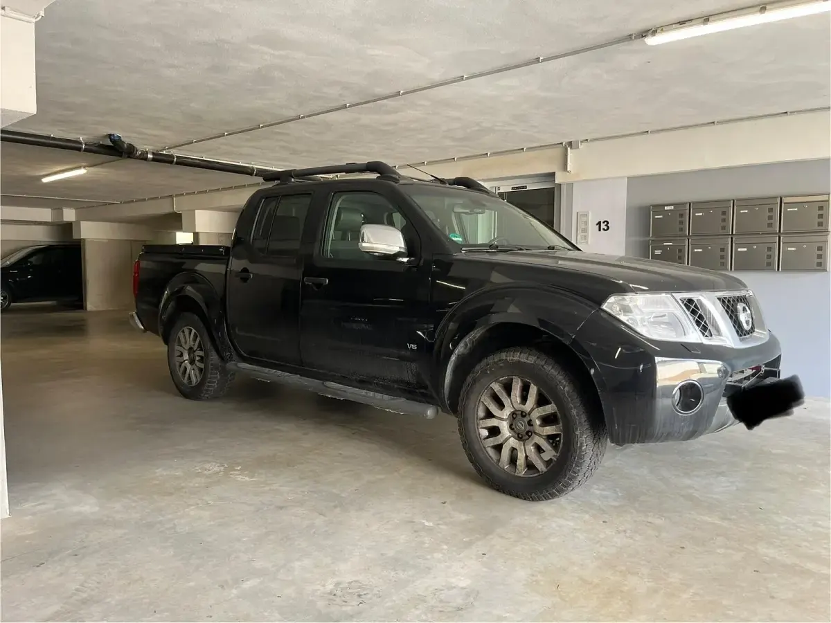 Gebraucht Nissan Navara 231 PS (169 kW) 2011 Schwarz Pickup