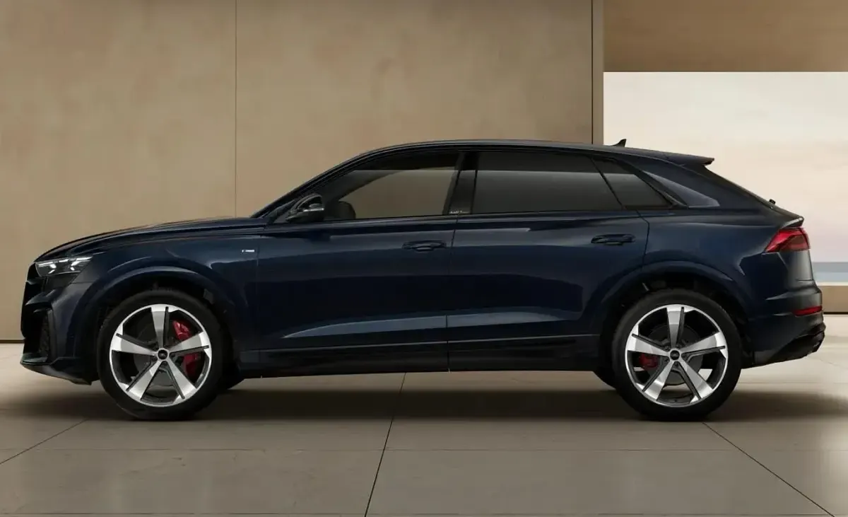 Neu Audi Q8 Design 286 PS (210 kW) 2025 Waitomoblau metallic SUV