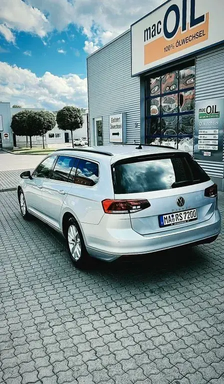 Gebraucht VW Passat Business 150 PS (110 kW) 2020 Silber Kombi