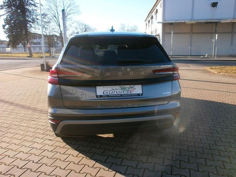 Neu Skoda Kodiaq Selection 150 PS (110 kW) 2025 Grau SUV