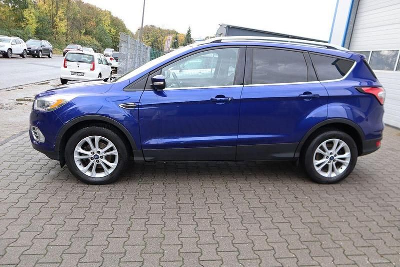Gebraucht Ford Kuga Titanium 150 PS (110 kW) 2017 Blau SUV