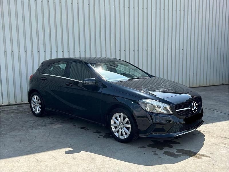 Schwarz Gebraucht 2016 Mercedes A180 Style Limousine | 14.750 € (Guter Preis) - Bild 1/4