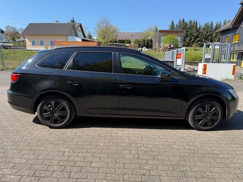 Usado Seat Leon ST Reference 110 HP (80 kW) 2016 Preto Carrinha