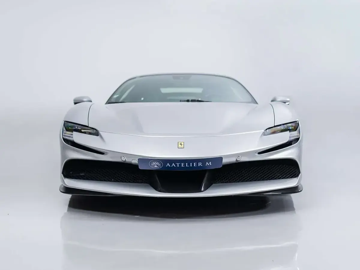 Second-hand Ferrari SF90 780 CP (573 kW) 2020 Argintiu Coupe