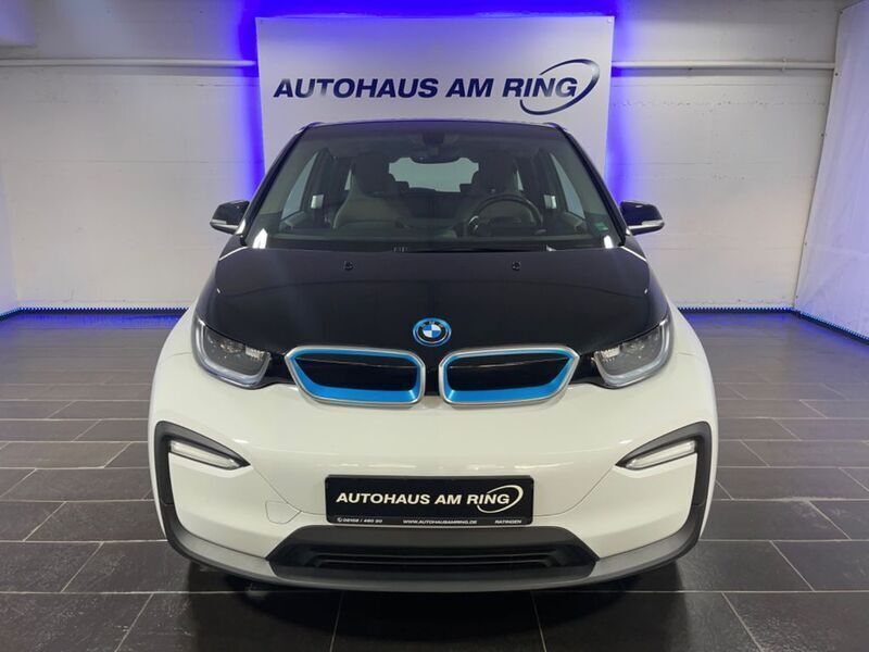 Weiß Gebraucht 2020 BMW i3 Comfort Edition Kleinwagen | 18.999 € (Guter Preis) - Bild 1/4