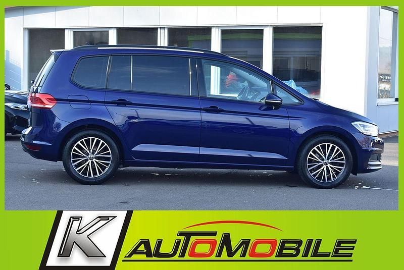 Gebraucht VW Touran 150 PS (110 kW) 2024 Blau Van / Kleinbus