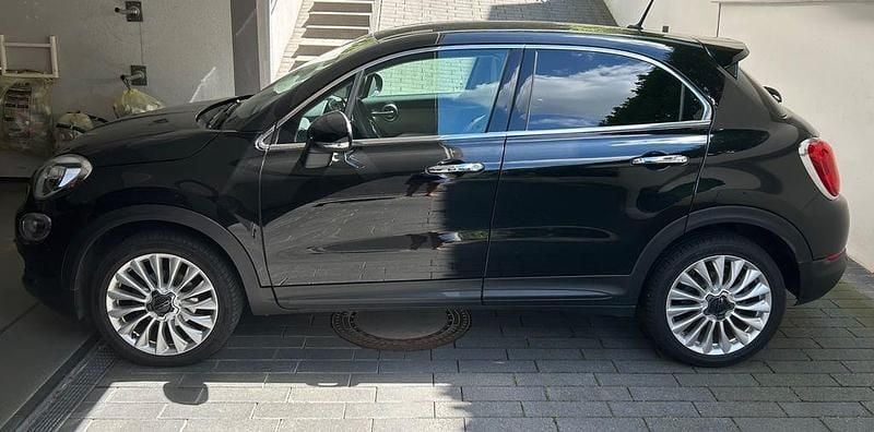 Schwarz Gebraucht 2015 Fiat 500X Lounge SUV | 13.950 € (Teuer) - Bild 1/4