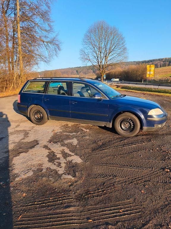 Blau Gebraucht 2004 VW Passat Trendline Kombi | 650 € (Superpreis) - Bild 1/1