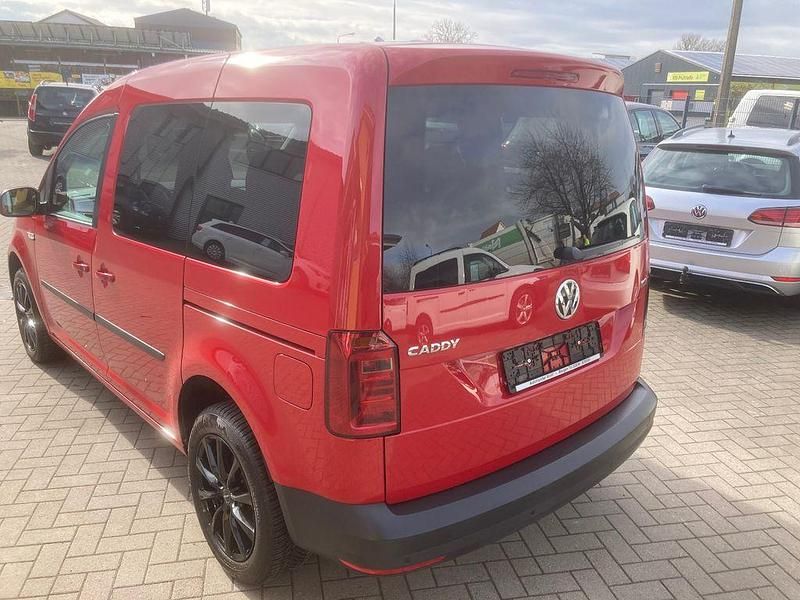 Gebraucht VW Caddy 125 PS (91 kW) 2017 Rot Van / Kleinbus