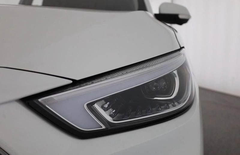 Gebraucht MG ZS Luxury 111 PS (81 kW) 2024 Weiß SUV