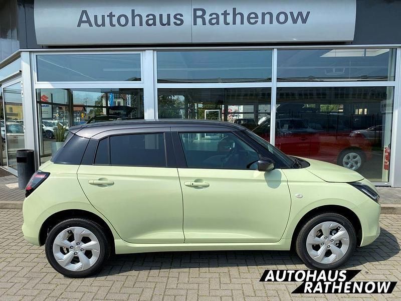 Neu Suzuki Swift Comfort 83 PS (61 kW) 2025 Gelb Kleinwagen