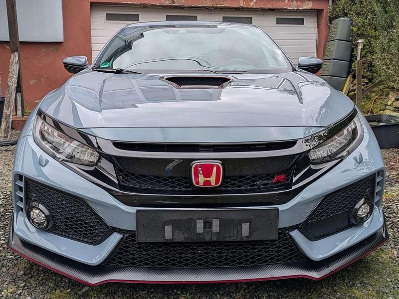 Grau Gebraucht 2017 Honda Civic Type R GT Limousine | 37.999 € - Bild 1/4