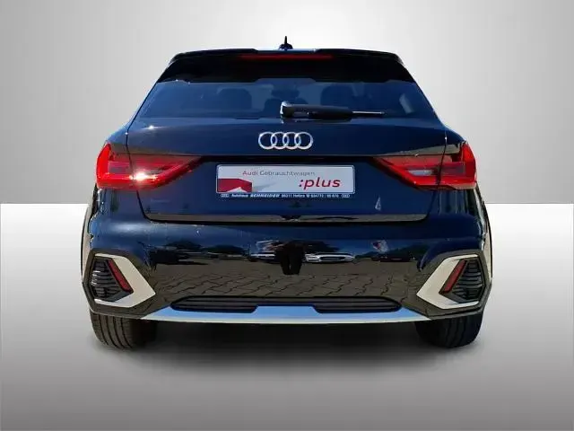 Gebraucht Audi A1 Basis 110 PS (80 kW) 2023 Mythosschwarz metallic SUV