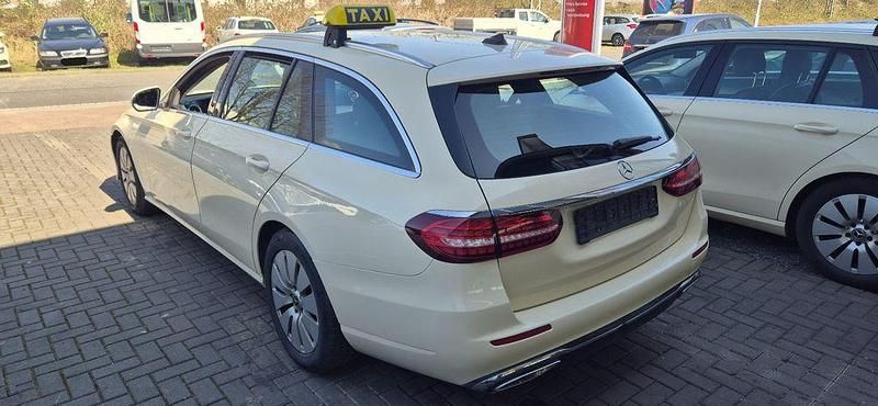 Gebraucht Mercedes E200 Avantgarde 160 PS (117 kW) 2021 Kombi