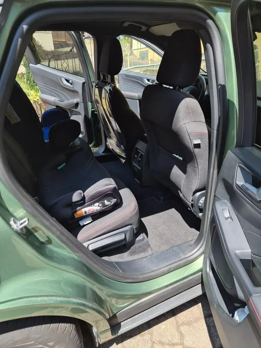 Gebraucht Ford Kuga ST-Line 180 PS (132 kW) 2024 Grün SUV