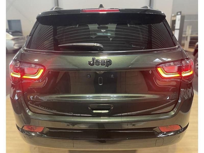 Neu Jeep Compass Summit 131 PS (96 kW) 2025 Techno green/dach schwarz SUV
