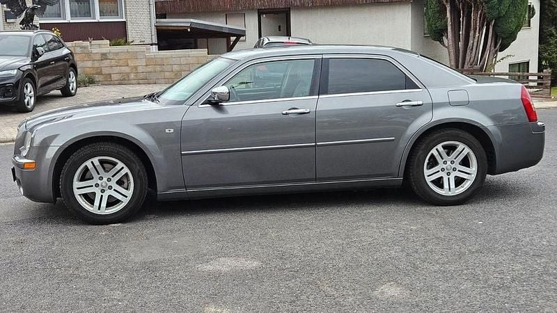 Używany Chrysler 300C 249 KM (183 kW) 2008 Srebrny Sedan/Limuzyna