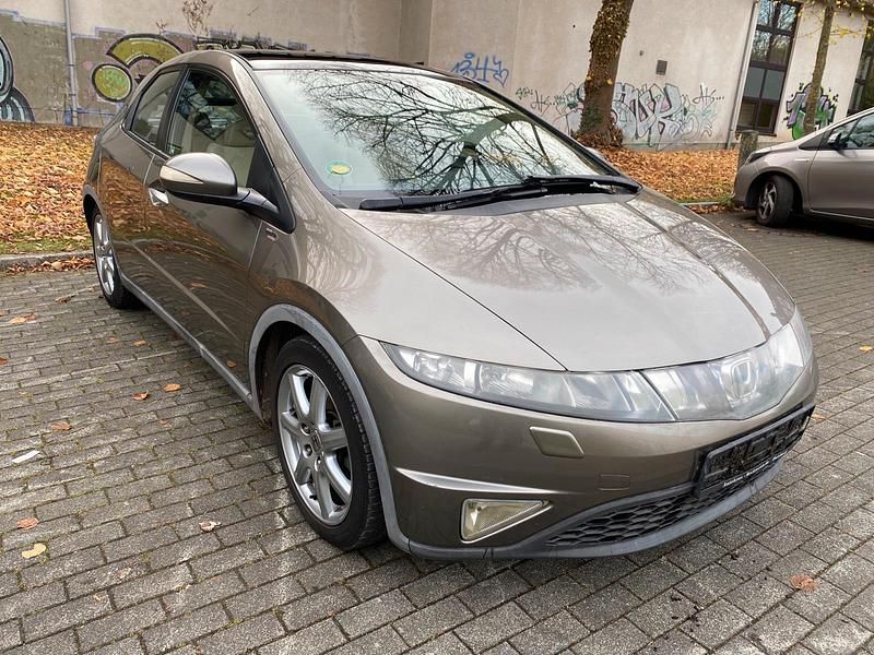 Gold Gebraucht 2006 Honda Civic Executive Limousine | 3.500 € (Fairer Preis) - Bild 1/4
