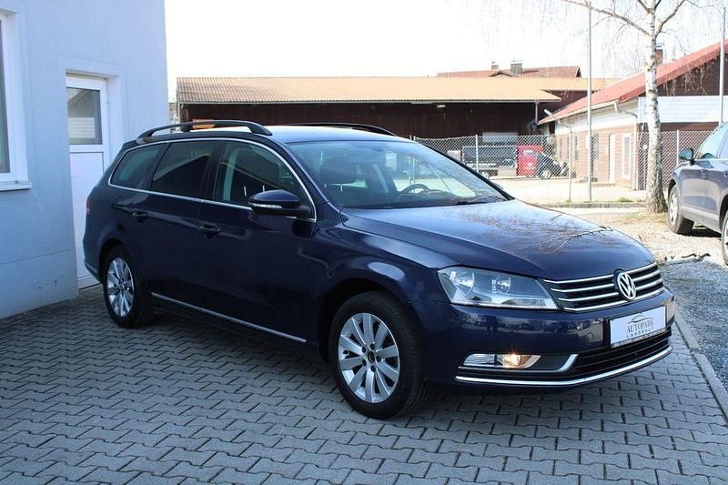 Gebraucht VW Passat Comfortline 122 PS (89 kW) 2012 Blau Kombi