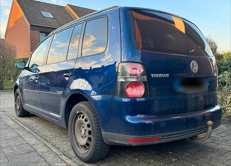 Gebraucht VW Touran 105 PS (77 kW) 2010 Blau Van / Kleinbus