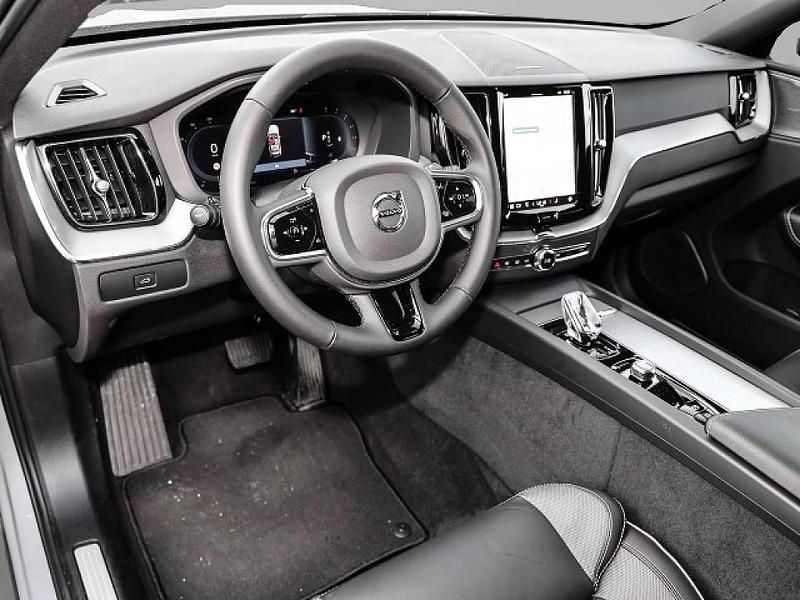Gebraucht Volvo XC60 Plus 250 PS (183 kW) 2023 Grau SUV